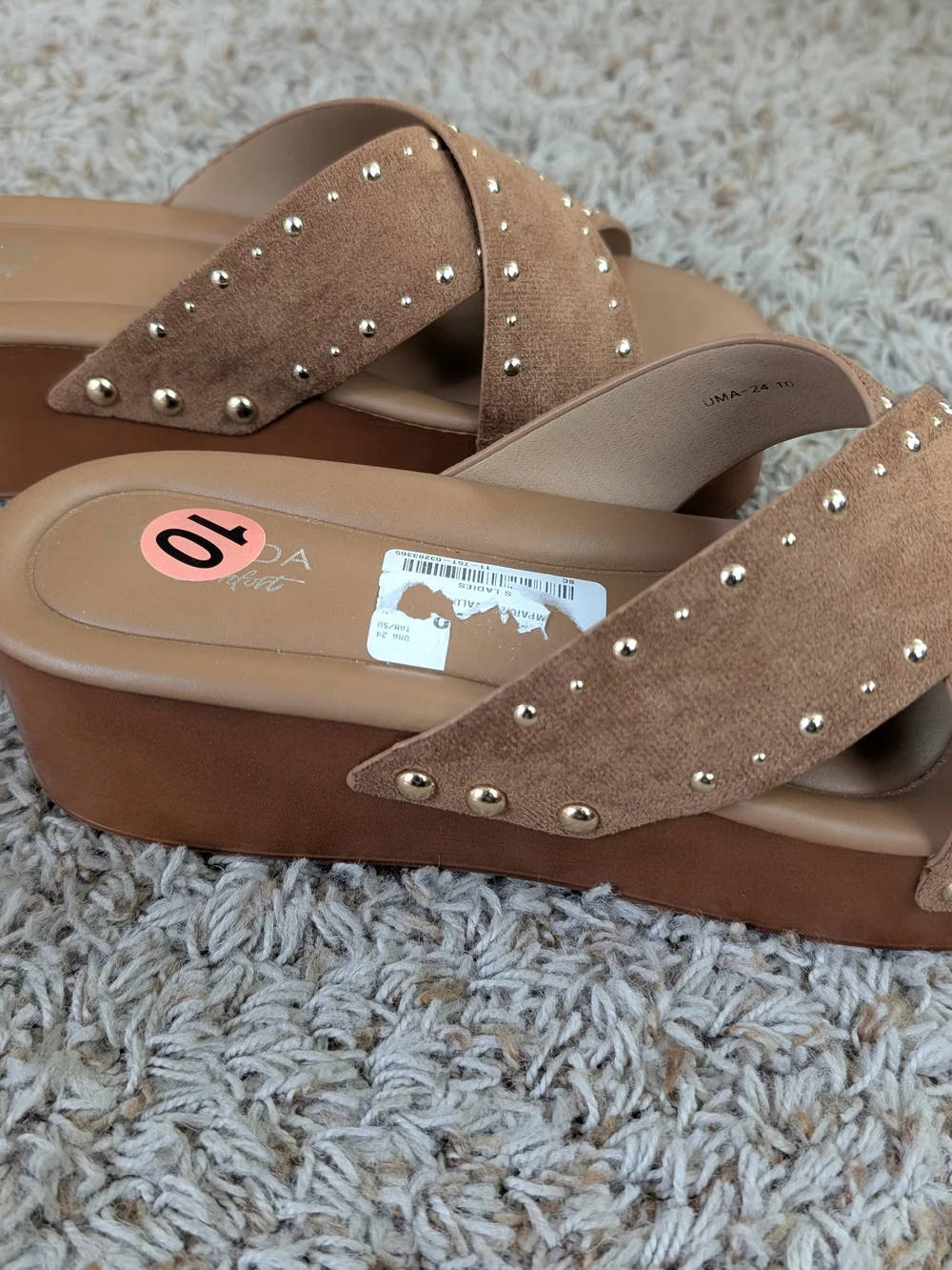 TOP Moda Tan Suede Studded Platform Slide Sandals. Size 10